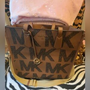 Michael Kors NWOT Maple Large North/South Tote Bag